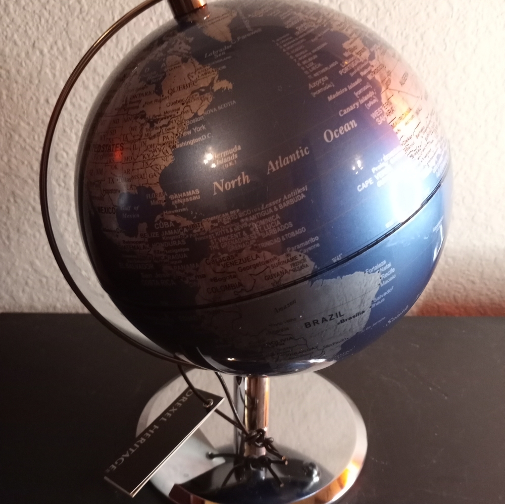 STUNNING NEW WITH TAG Drexel Heritage Midnight Blue & Chrome 10" Desk Globe.